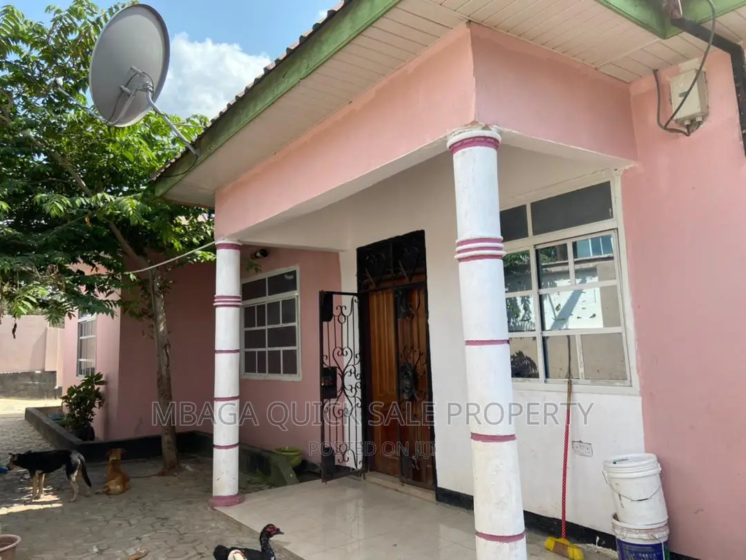 3bdrm House in Goba for sale