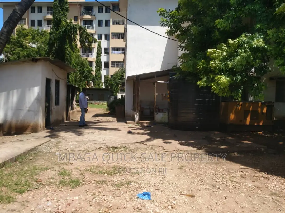 Plot for Sale at Masaki Near Sea Cliff Court