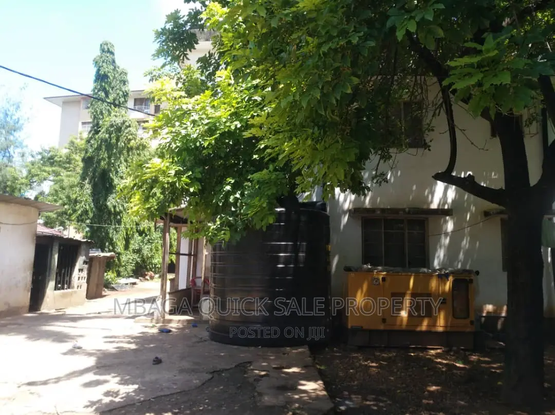 Plot for Sale at Masaki Near Sea Cliff Court