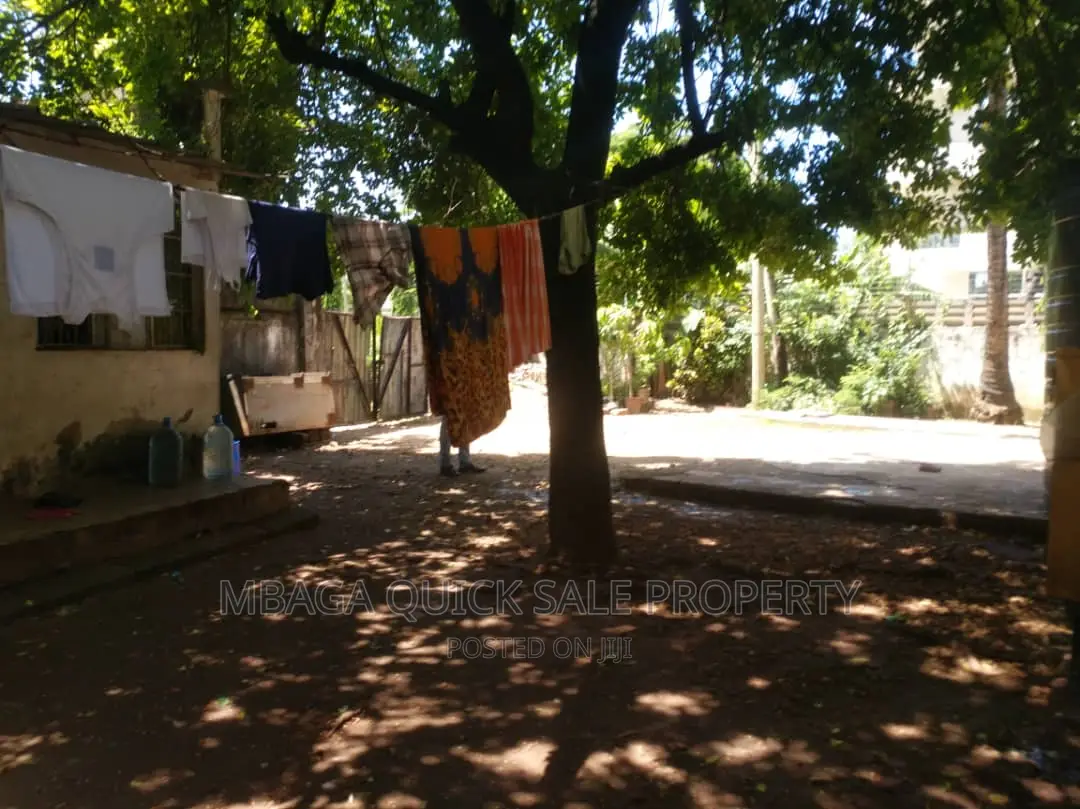 Plot for Sale at Masaki Near Sea Cliff Court