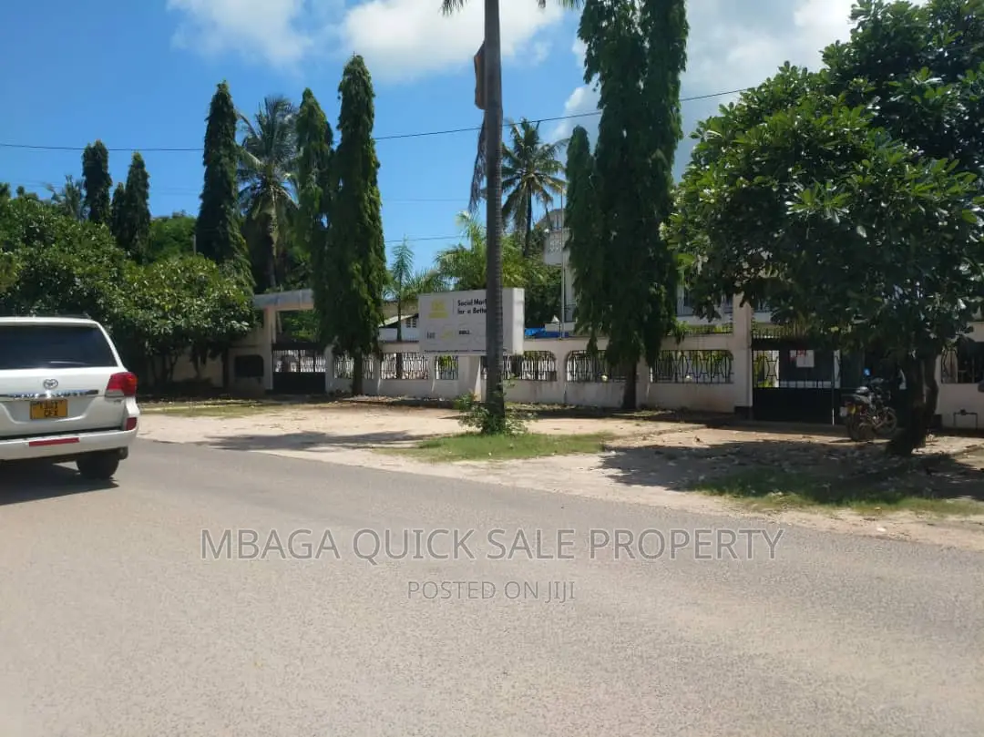 10bdrm House in Masaki for rent