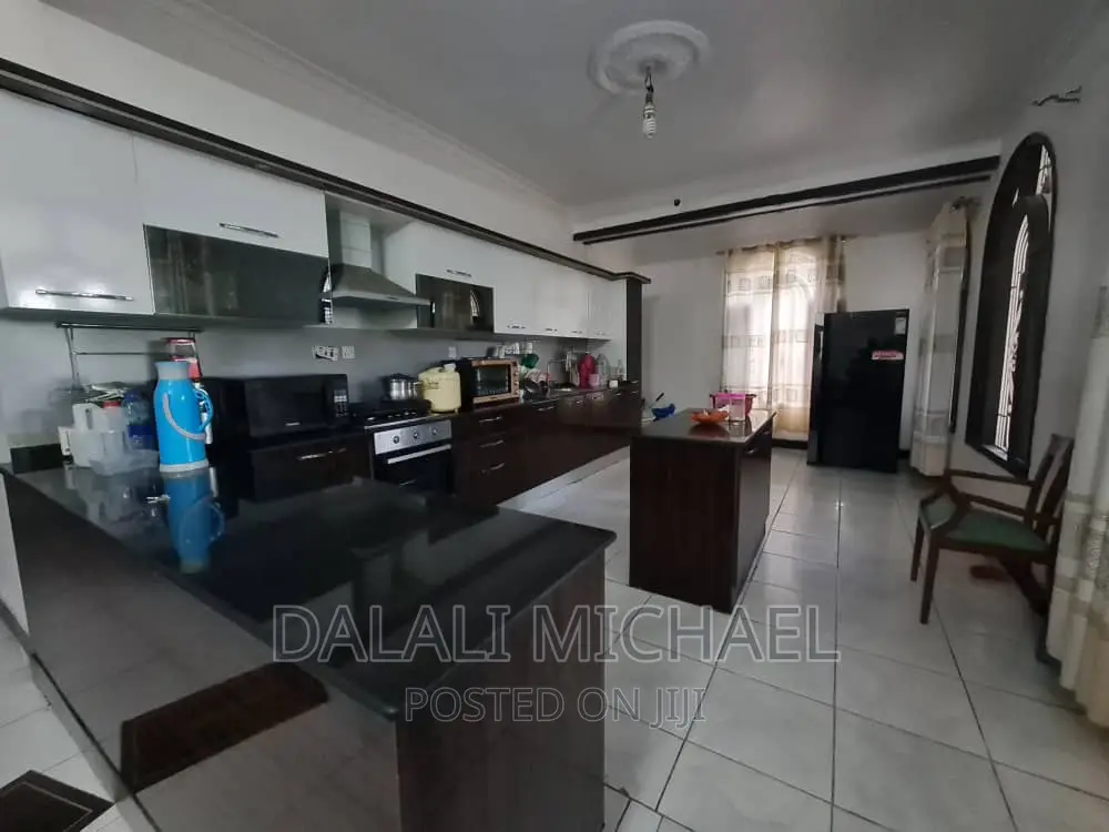 4bdrm House in Mbezibeach for sale