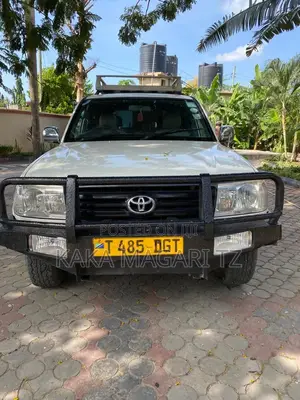 Toyota Land Cruiser 2006 White