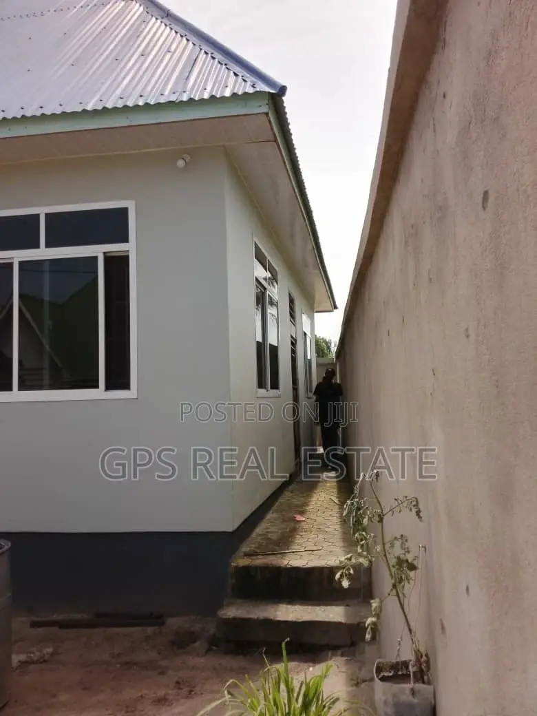 3bdrm House in Kisemvule, Ilala for sale