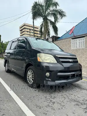 Toyota Noah 2009 Black
