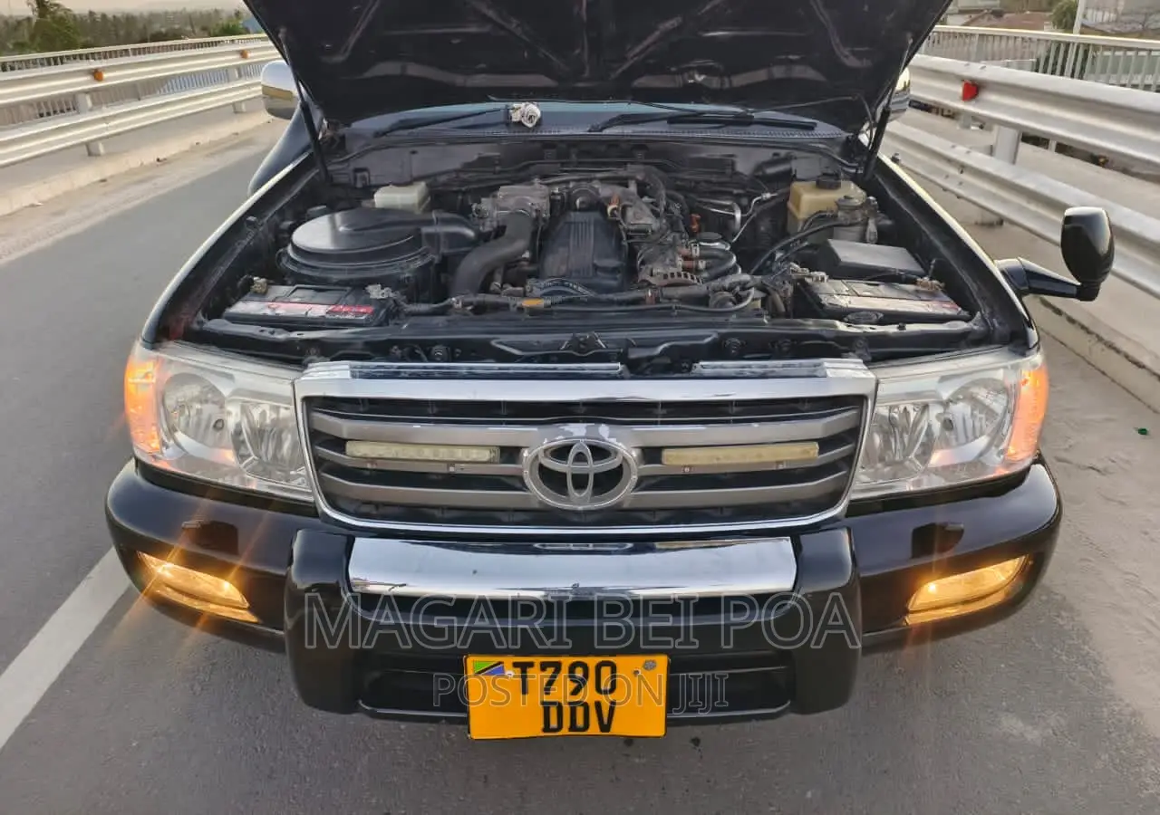Toyota Land Cruiser 2005 Black
