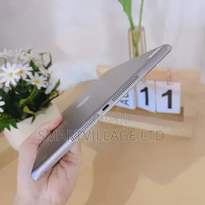 Apple iPad Air 32 GB Gray