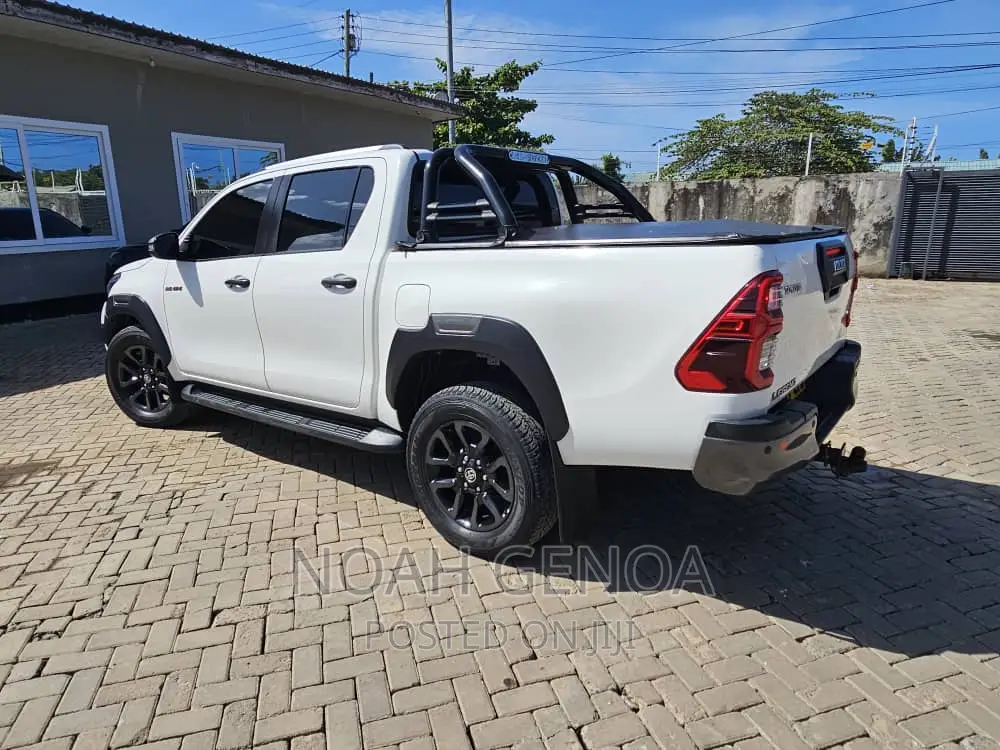 Toyota Hilux 2.8 Diesel 2020 White