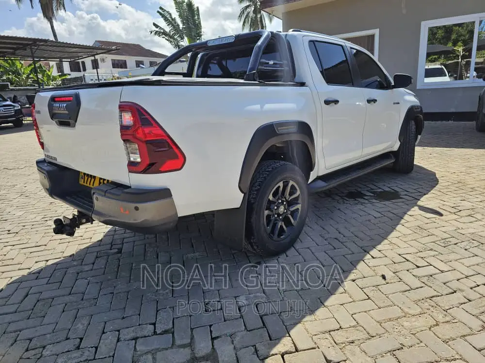 Toyota Hilux 2.8 Diesel 2020 White