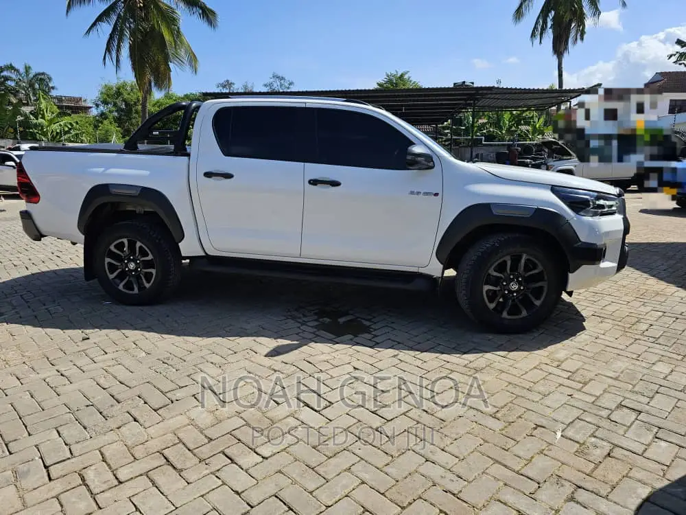 Toyota Hilux 2.8 Diesel 2020 White