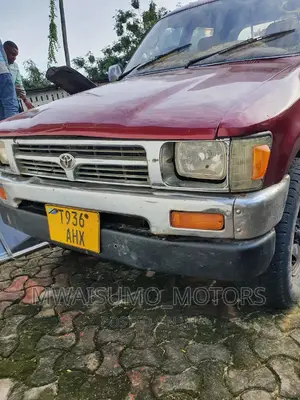 Toyota Hilux 1996 Burgundy
