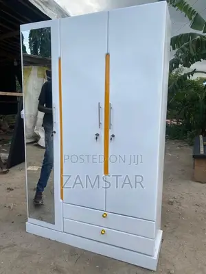 Kabati La Nguo