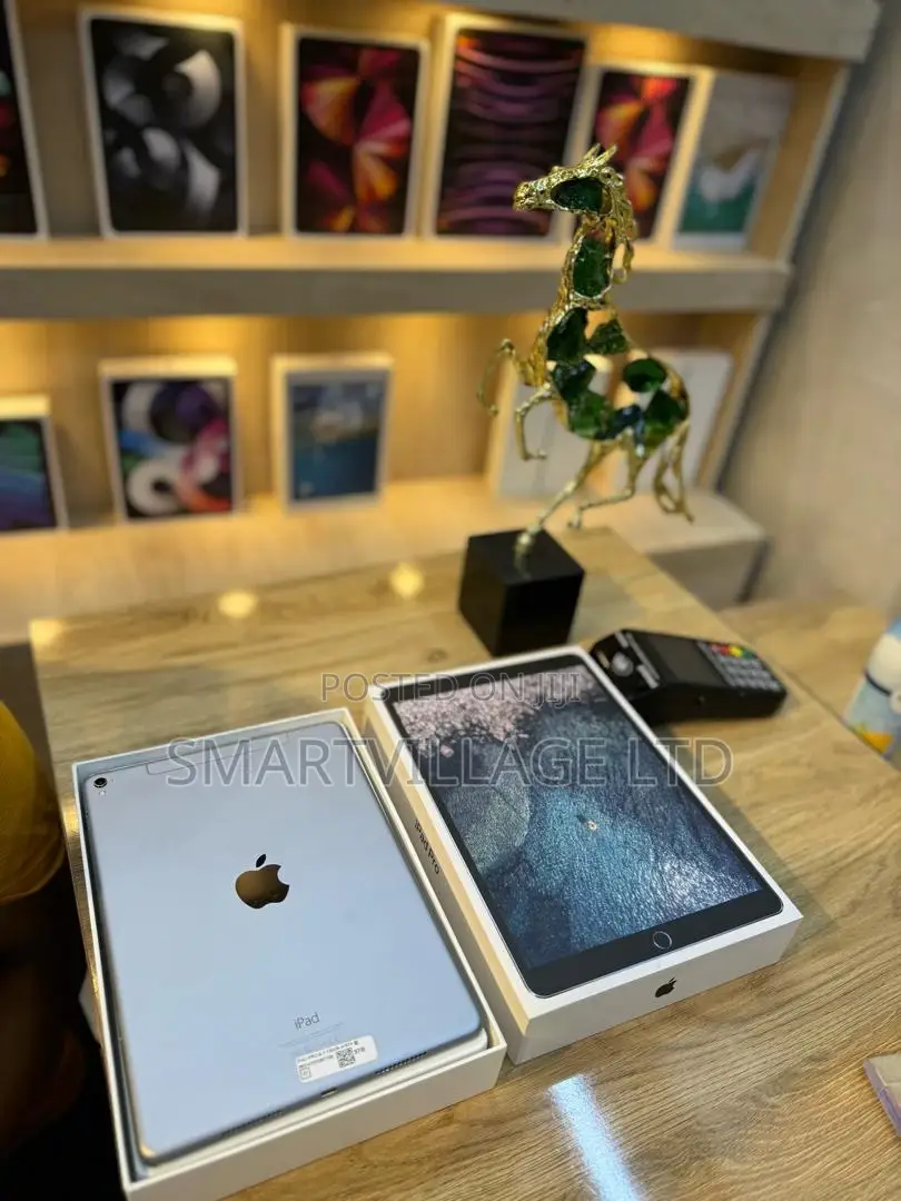 Apple iPad Pro 9.7 (2016) 128 GB Gray