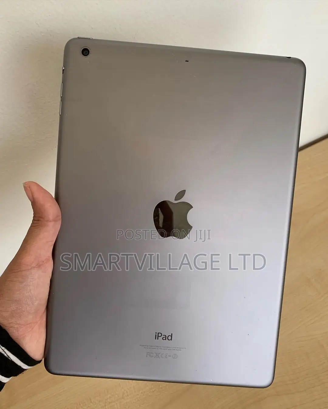 Apple iPad Air 16 GB Gray