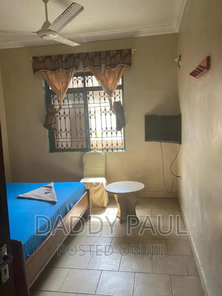 Furnished 8bdrm Room & Parlour in Mtoni for sale