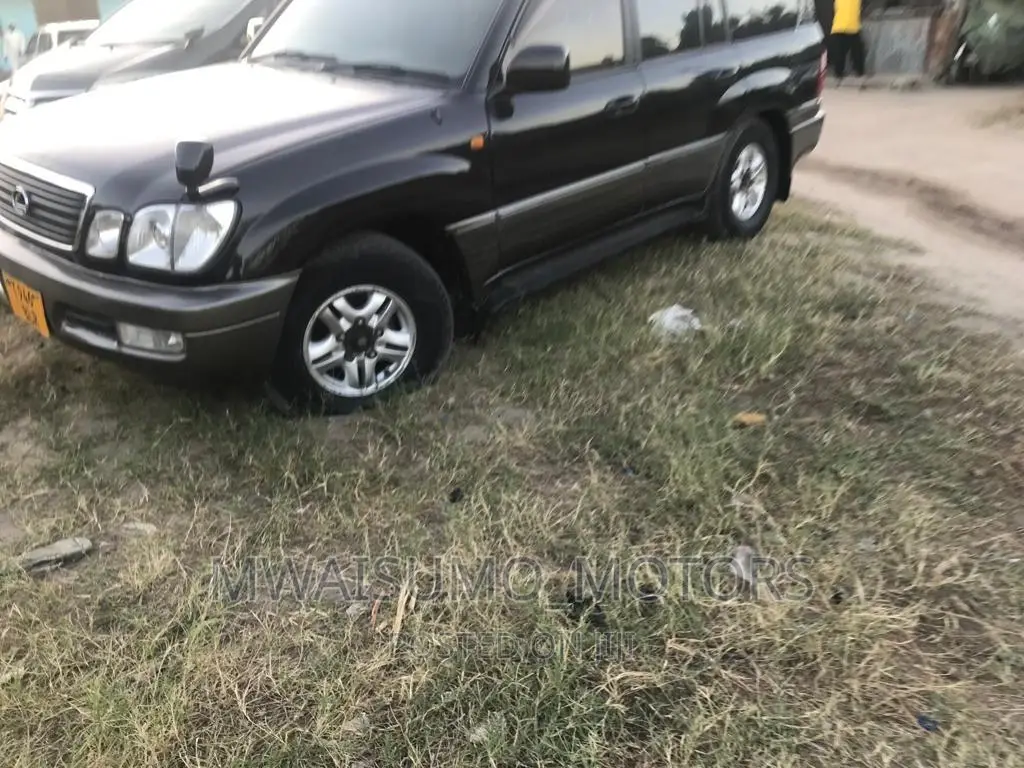 Toyota Land Cruiser 2005 Black