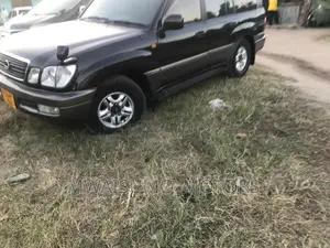 Toyota Land Cruiser 2005 Black