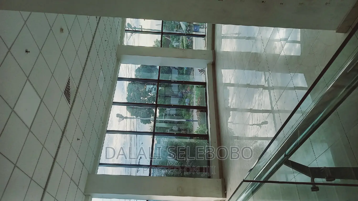 Office Bangalore Flo W 4 Near by Mliman City Mall