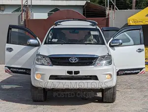 Toyota Fortuner 2005 White