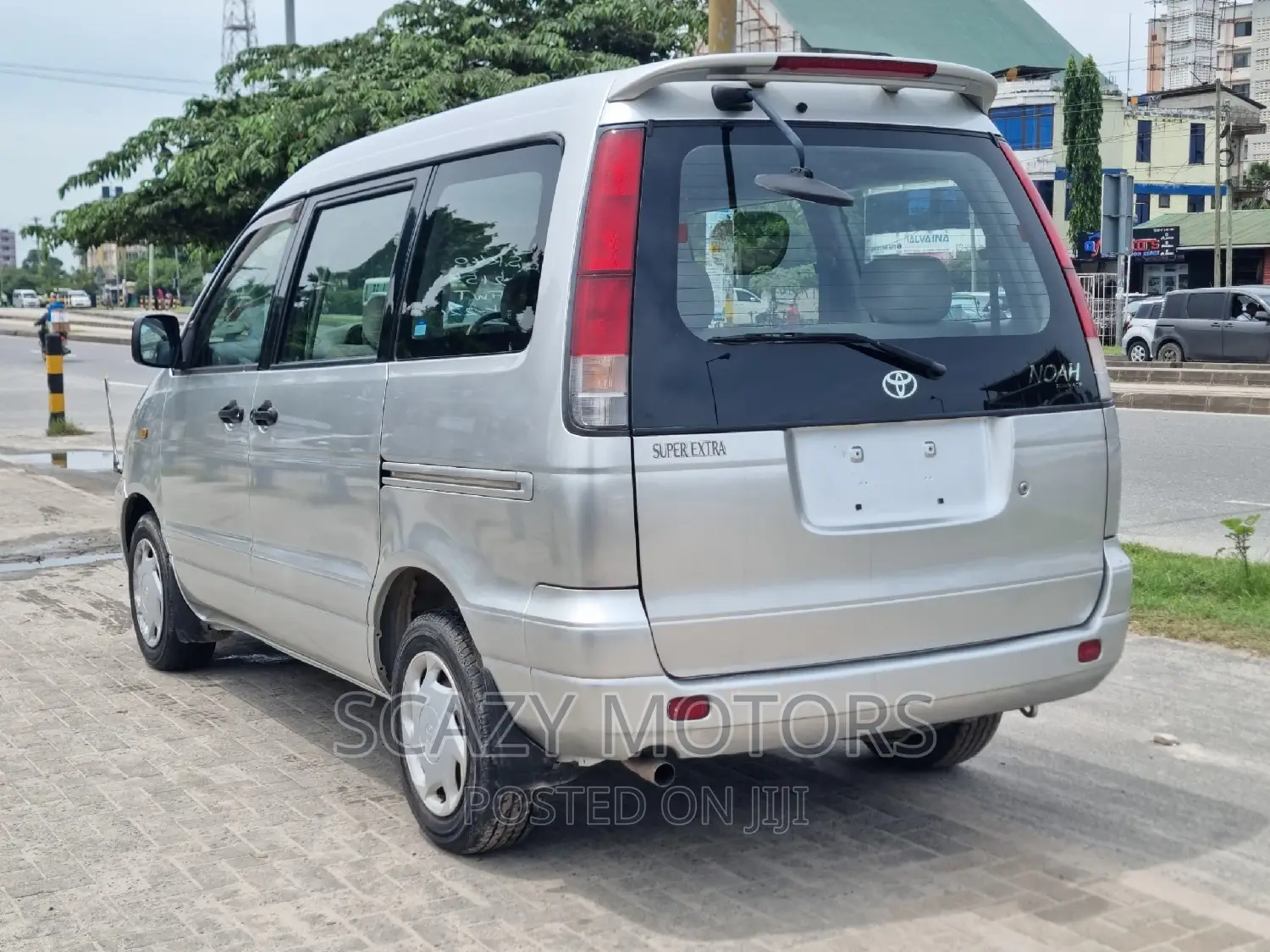 Toyota Noah 2001 Silver