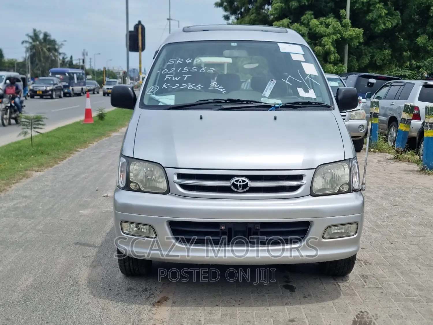 Toyota Noah 2001 Silver