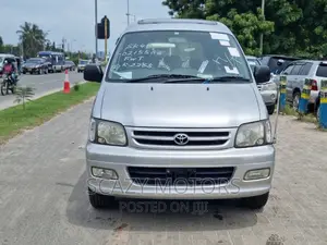 Toyota Noah 2001 Silver