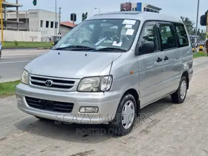 Toyota Noah 2001 Silver
