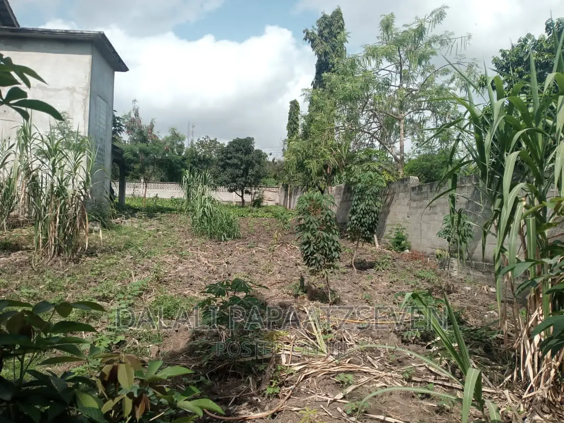 5bdrm House in Dalalipapaatzseven, Kinondoni for sale