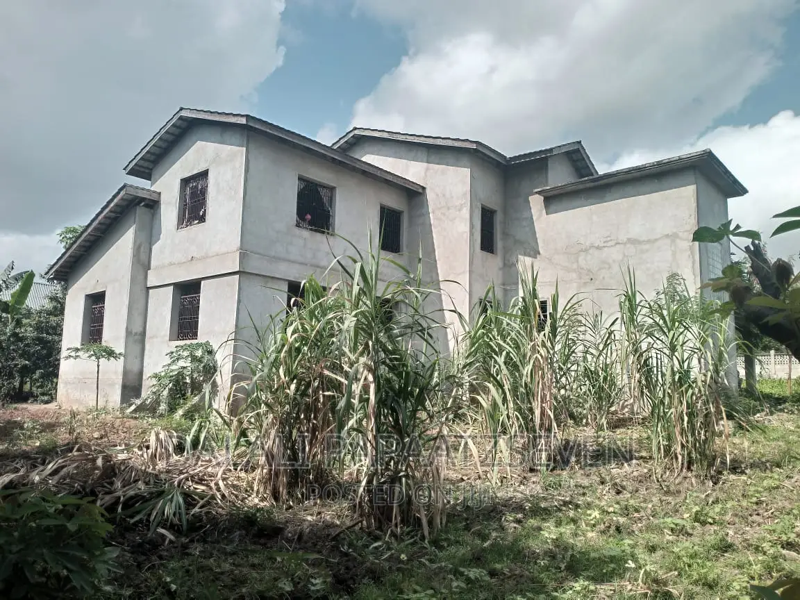 5bdrm House in Dalalipapaatzseven, Kinondoni for sale