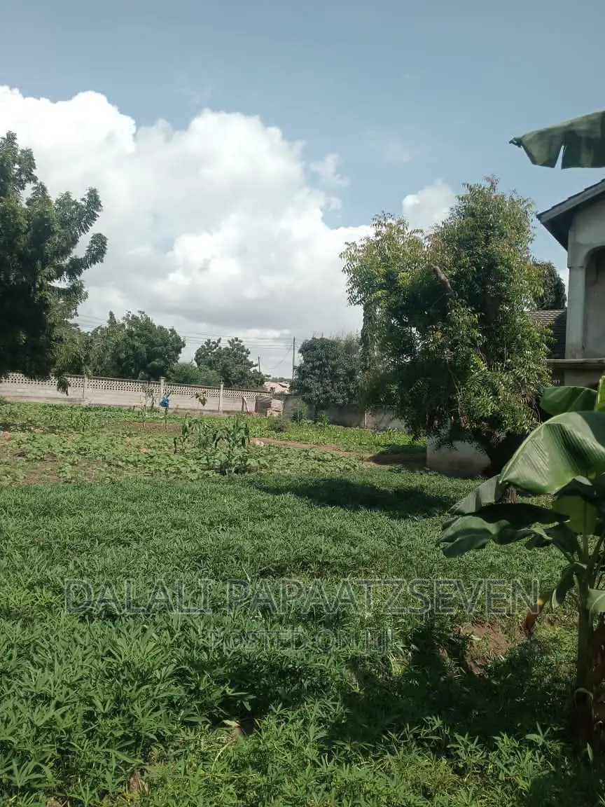 5bdrm House in Dalalipapaatzseven, Kinondoni for sale