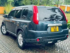 Nissan X-Trail 2012 Green