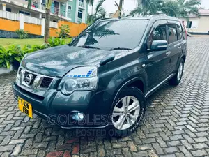 Nissan X-Trail 2012 Green
