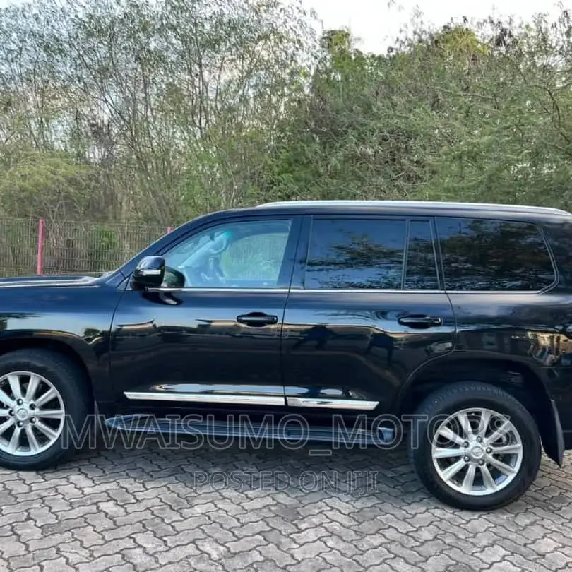 Toyota Land Cruiser 2017 Black