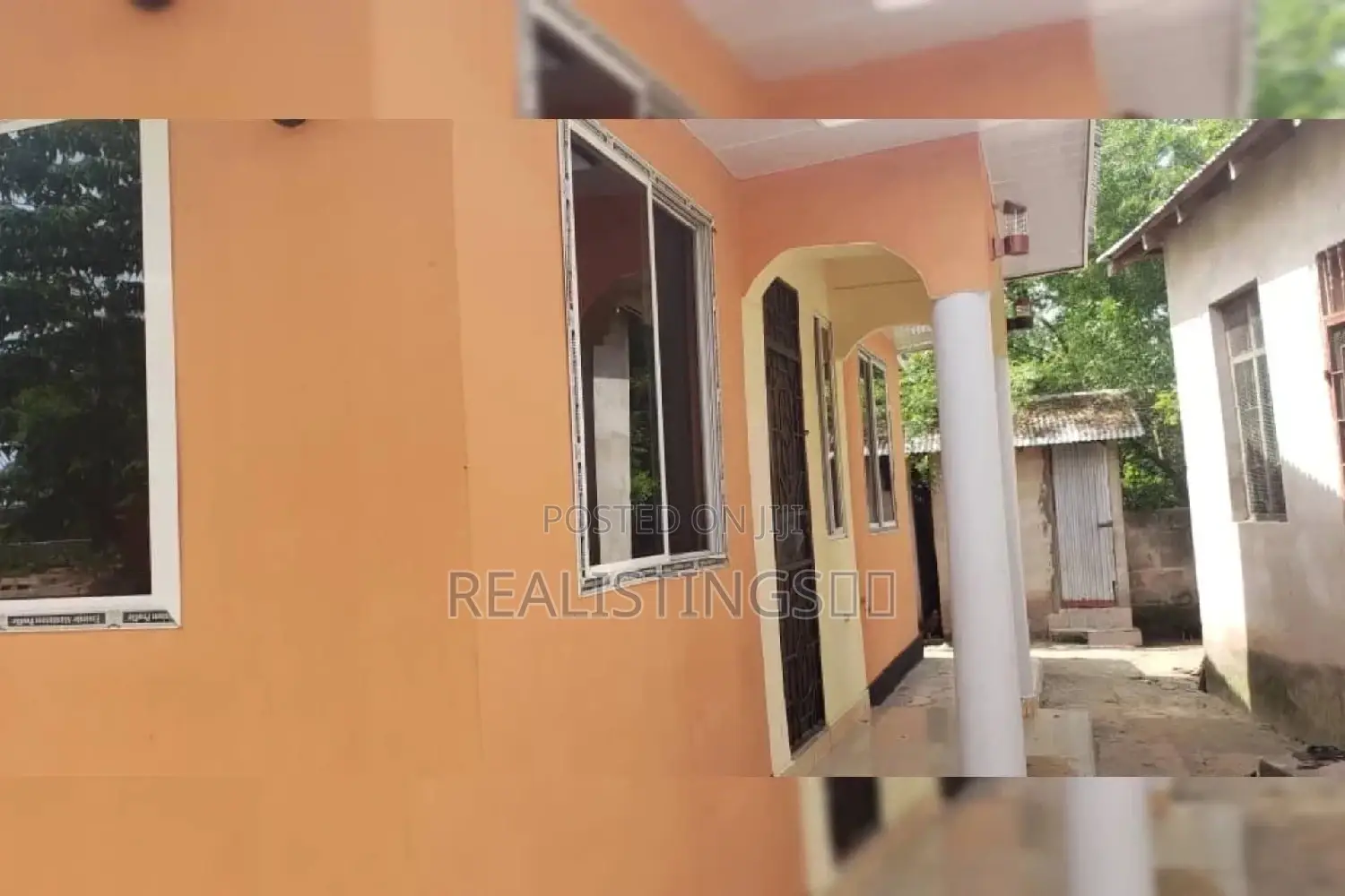 3bdrm House in Goba for sale