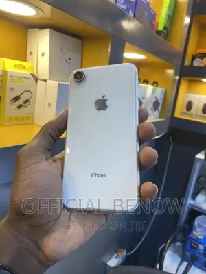 Apple iPhone XR 64 GB White