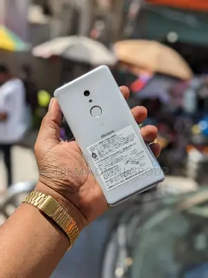 Sharp Aquos R Compactn SHV41 32 GB Silver