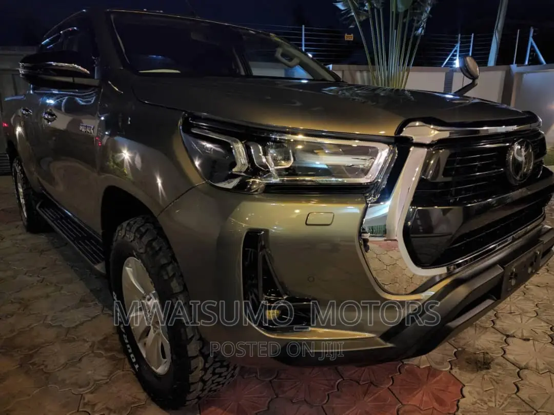 Toyota Hilux 2022 Gold