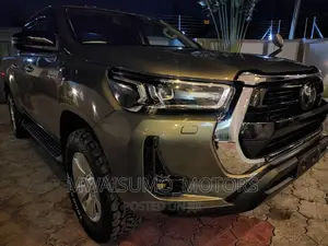 Toyota Hilux 2022 Gold
