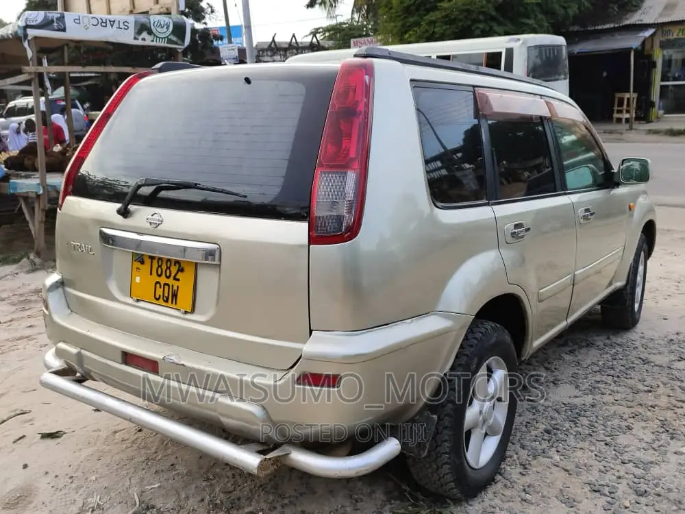 Nissan X-Trail 2005 Gold