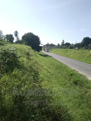 Eneo Hk 5 La Viwanda Na Biashara Linauzwa Ml 900 Kibaha.