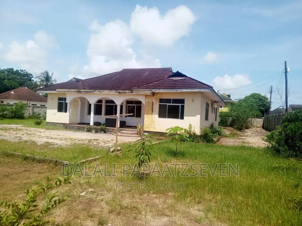 3bdrm House in Dalalipapaatzseven, Kinondoni for rent