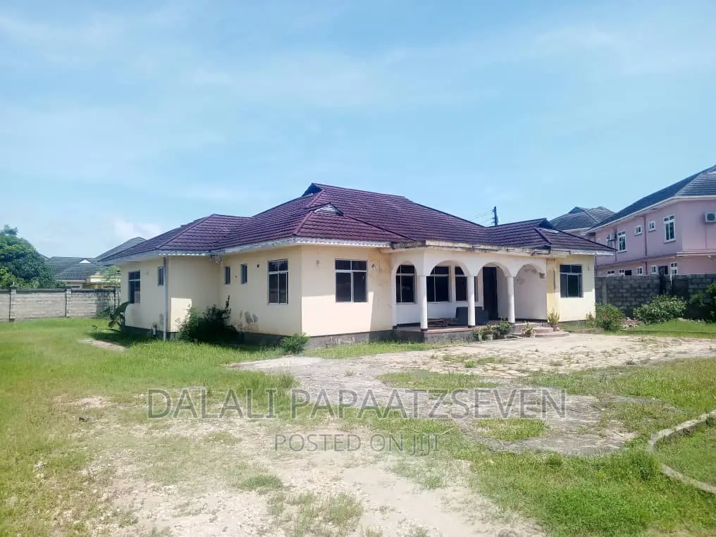 3bdrm House in Dalalipapaatzseven, Kinondoni for rent