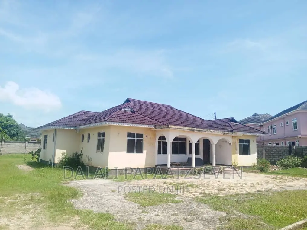 3bdrm House in Dalalipapaatzseven, Kinondoni for rent
