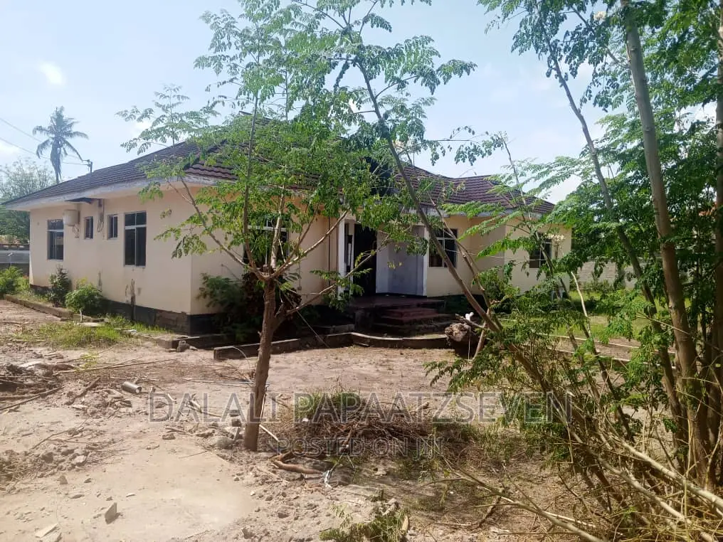 3bdrm House in Dalalipapaatzseven, Kinondoni for rent