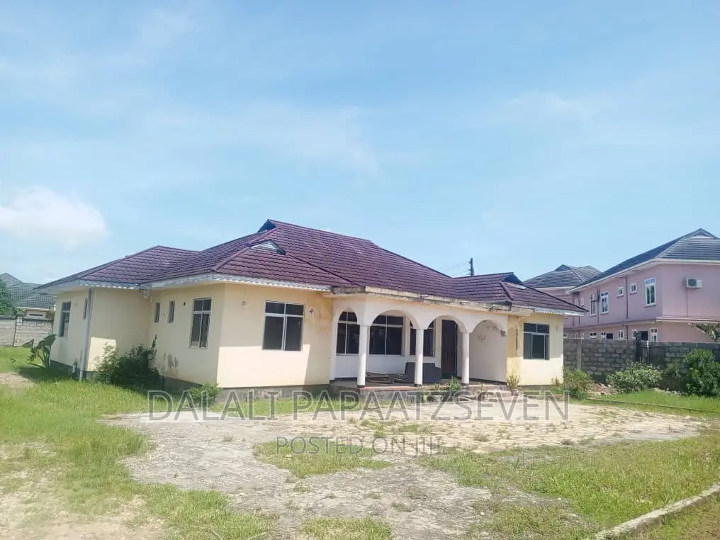 3bdrm House in Dalalipapaatzseven, Kinondoni for rent