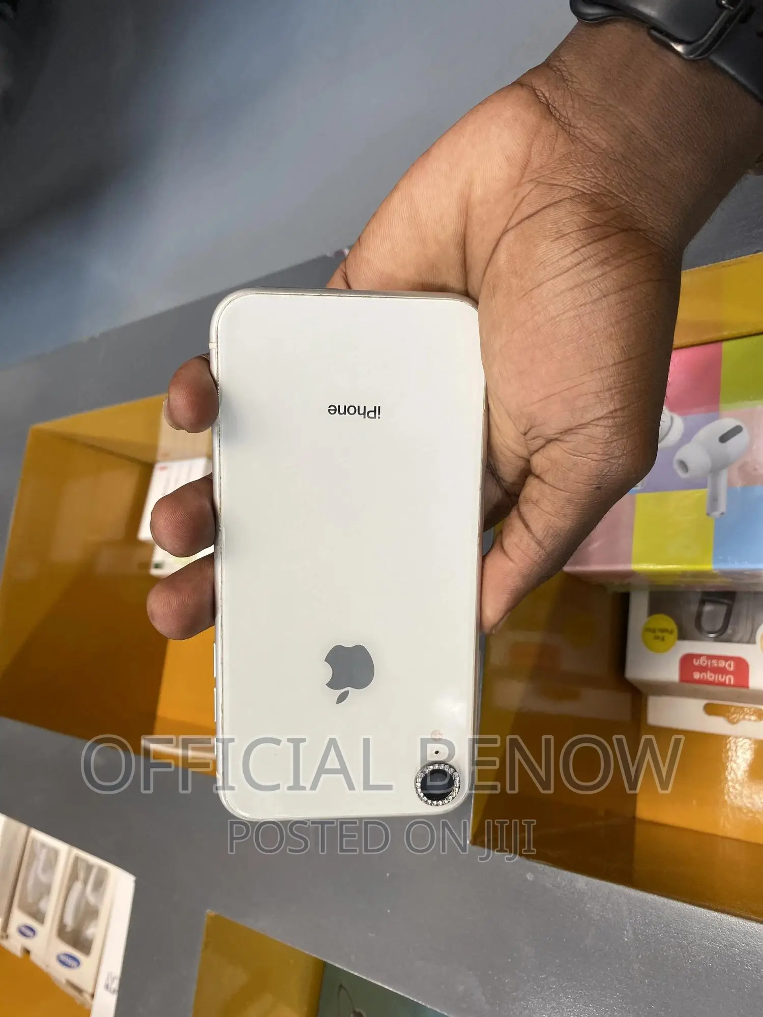 Apple iPhone XR 64 GB White