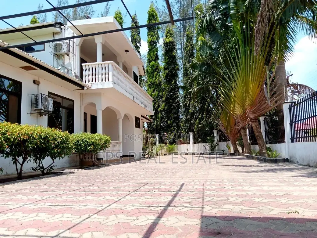 4bdrm House in Italian Chanika, Ilala for sale