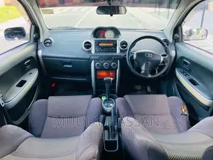 Toyota IST 2003 Gold