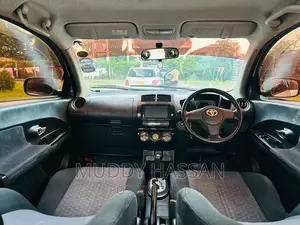 Toyota IST 2007 Silver