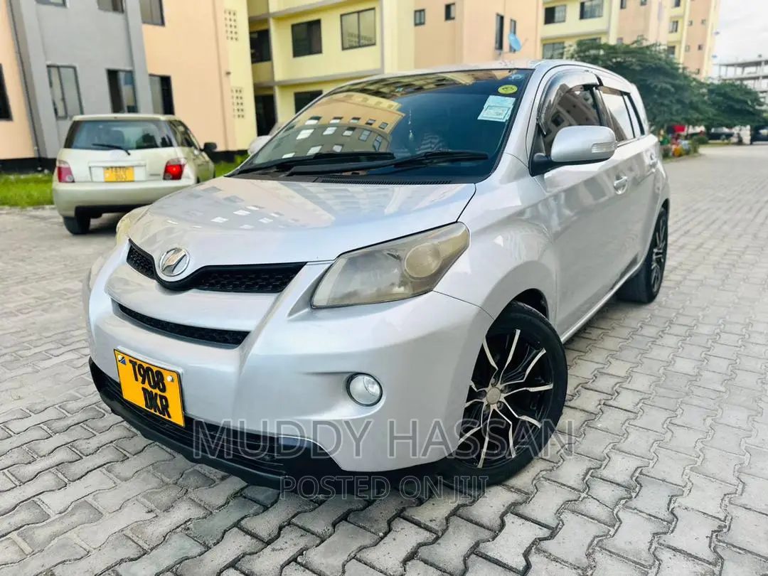Toyota IST 2007 Silver